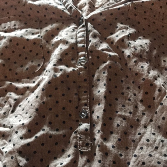 *a fav* Old Navy V neck, buttons, 2 pockets, 3/4 sleeve top - Picture 3 of 9